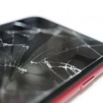iPhoneにキズや汚れがついてしまった時は画面修理の相談を