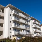 古いアパートは建て替えか？買取か？